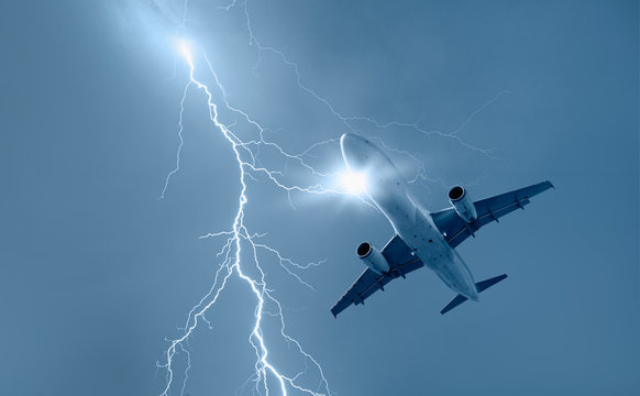 thunderstorms airplanes